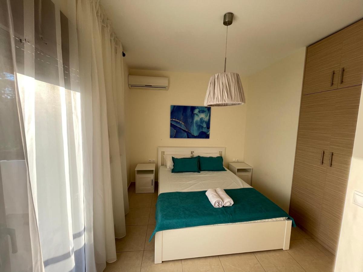 R Lux Villa Nea Kallikrateia Exteriör bild